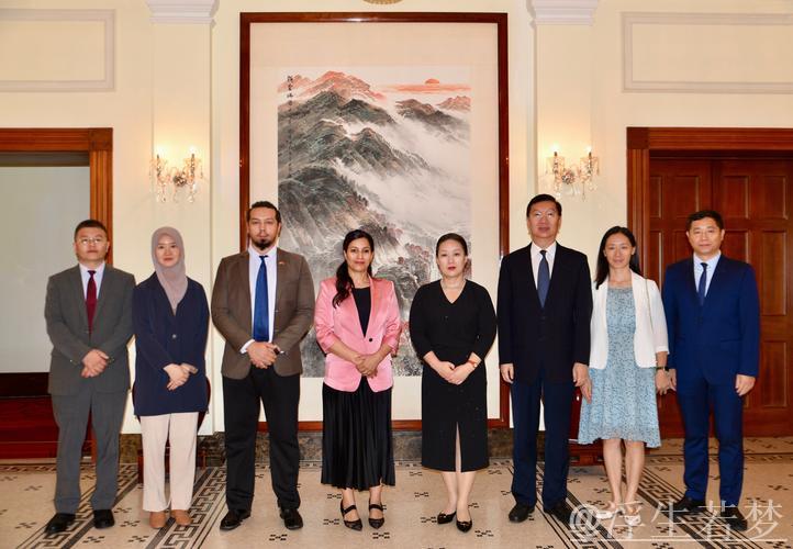 高志丹前往巴林出席亚洲青年运动会并访问阿联酋 高志丹前往巴林出席亚洲青年运动会并访问阿联酋